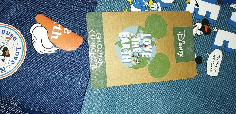 Ghiozdan Mickey Mouse echipat cu rechizite