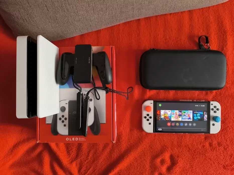 CA NOU! Nintendo Switch OLED + FC 24 CADOU