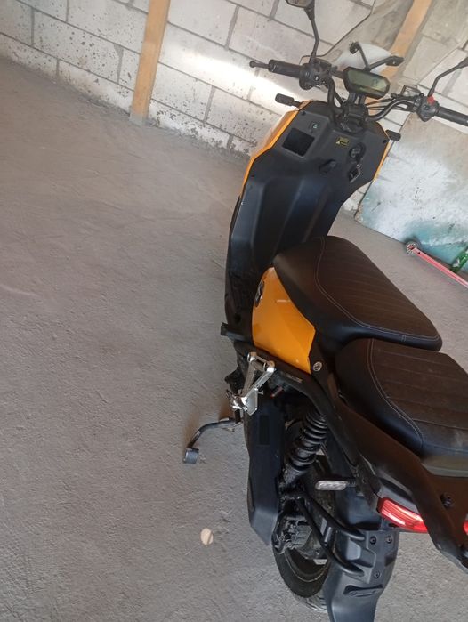 Scuter electric VMOTO
