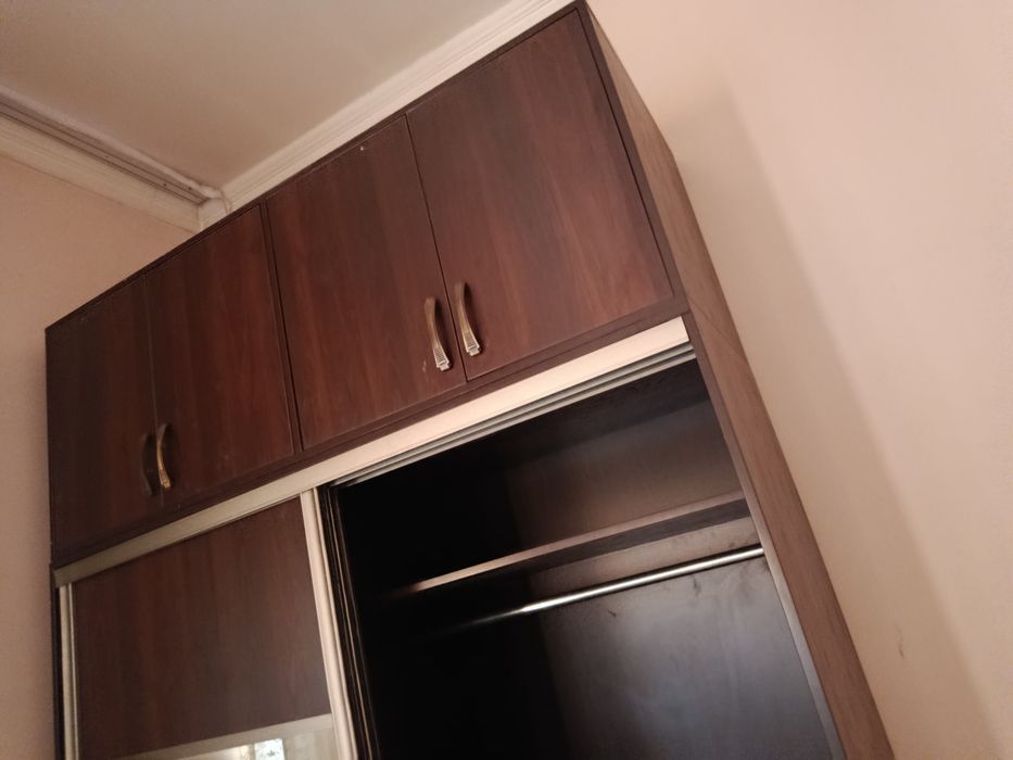 Kupe shkaf srochna sotiladi 1,500,000