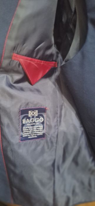 Костюм тройка на 12-13лет.Цвет синий.состояние отличное