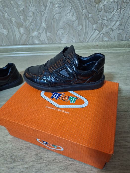 Продам туфли для девочки