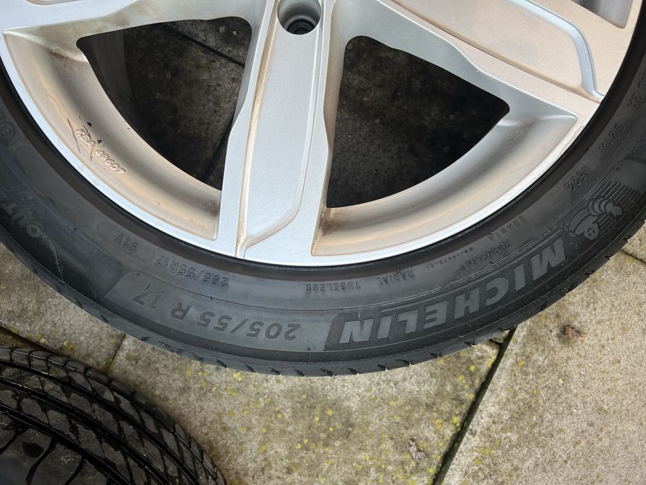 Roti de vara si iarna Doua seturi 205/55/R17 .Mega oferta.Urgent !!!