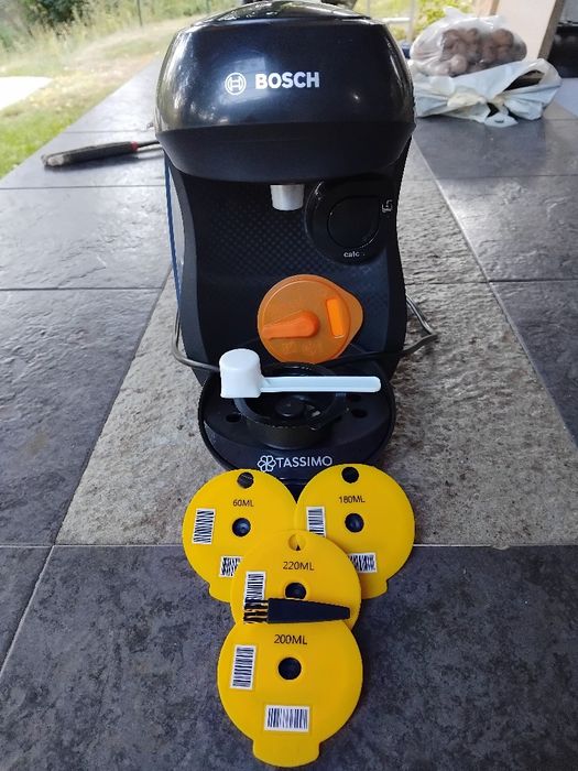 Продавам кафе машина Bosch Tassimo