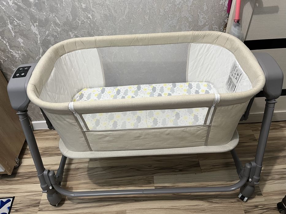 Продам электрический манеж
