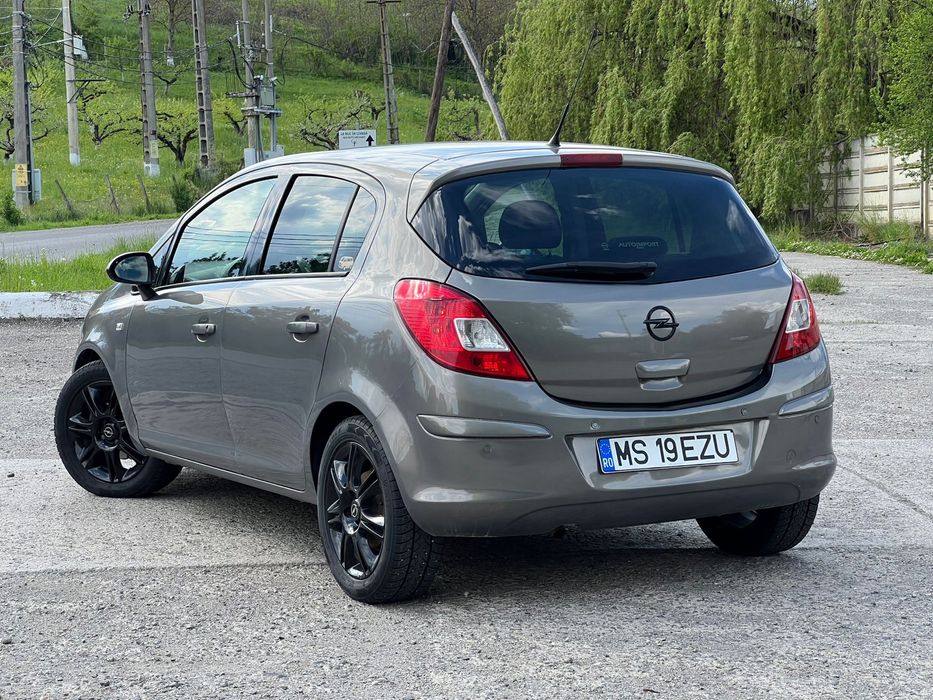 Opel corsa D 1.4.