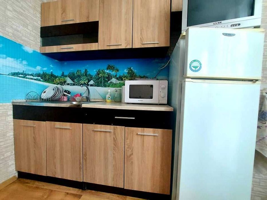 Дава се под наем Тристаен апартамент в Бургас, Изгрев - 100 кв.м за 127.5 € - Снимка #18