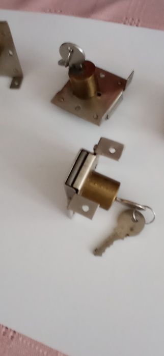 Нови бравички за шкаф