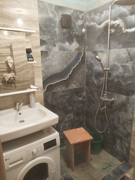 Кладка кафеля , керамогранит