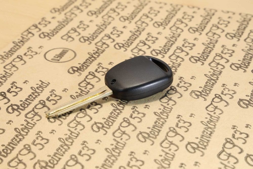 Ключ за Тойота Корола , Корола Версо ( toyota corolla )