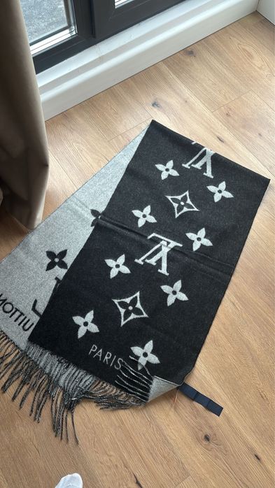 Esarfa fular louis vuitton