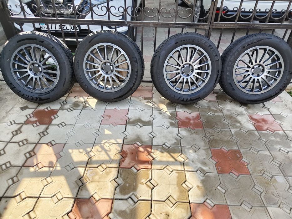 Комплект дисков с шинами