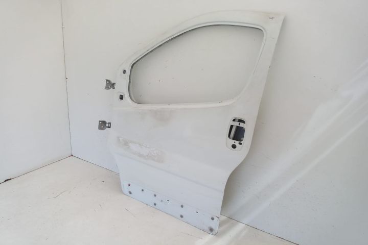 Usa stanga fata Opel Vivaro  seria