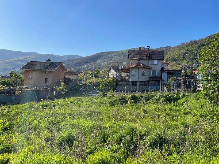 Дава се под наем Парцел в Шипка - 800 кв.м за 55000 € - Снимка #1