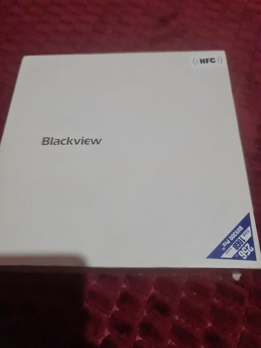 Vand 4;telefoane noi la cutie deschis doar pentru poze