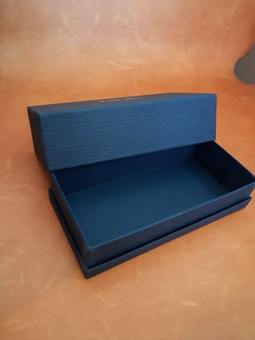 Cutie originală Dior