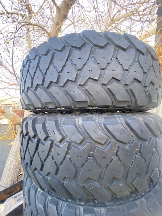 MT 245/75/16 шины комплект.