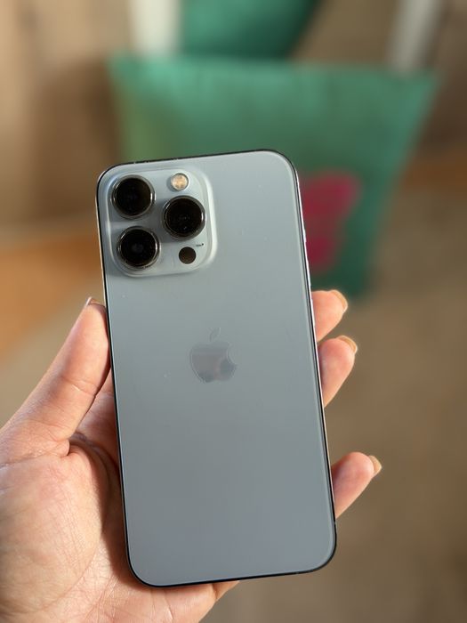 Телефон  iPhone 13pro Sierra Blue