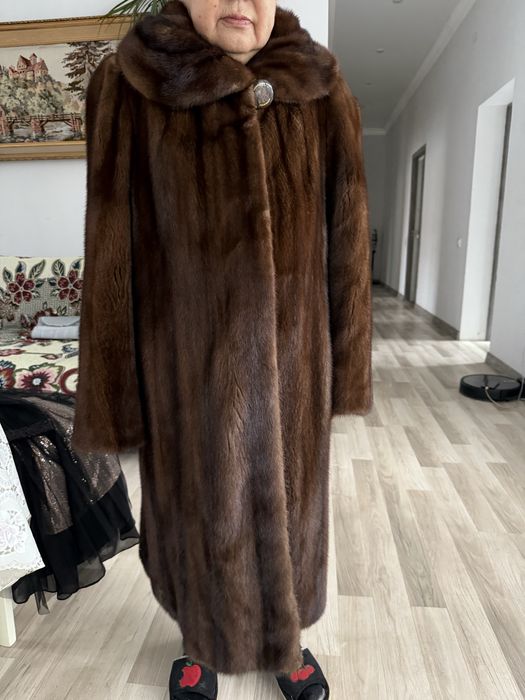 Шуба норковая цельная