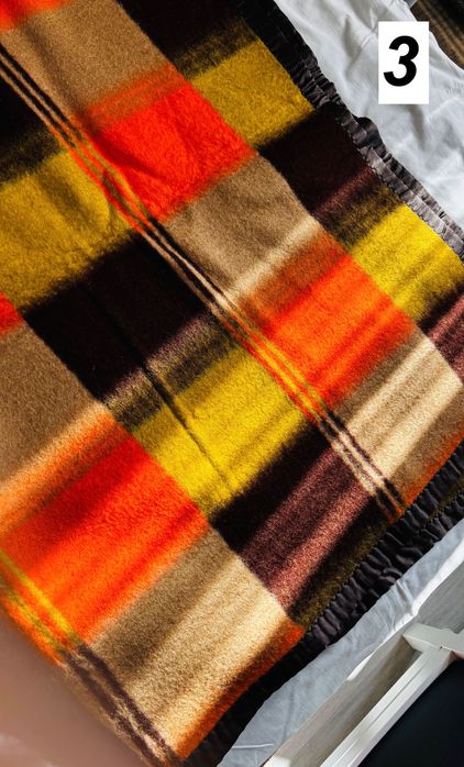 Неизползвани вълнени одеяла