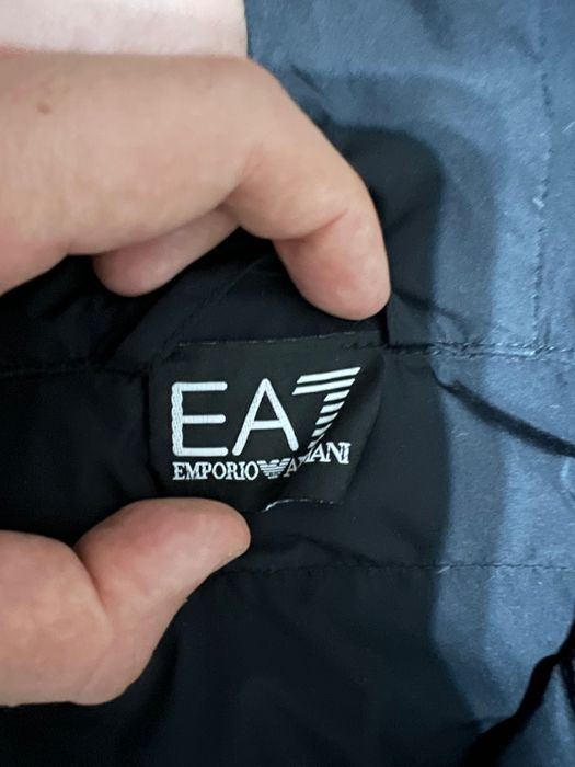 Мъжко черно яке с качулка EA7