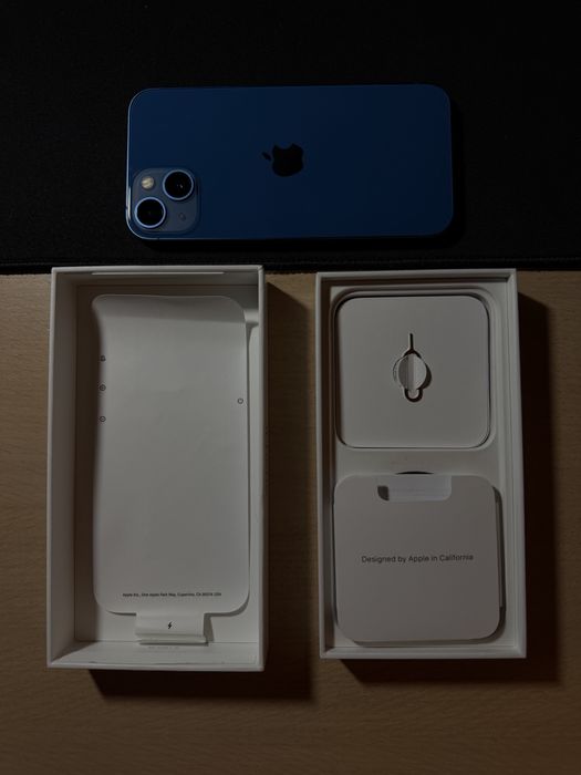 IPhone 13 blue 128 bg
