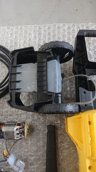 Водоструйка karcher K3 на части.