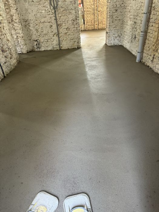 Стяжка пола услуга