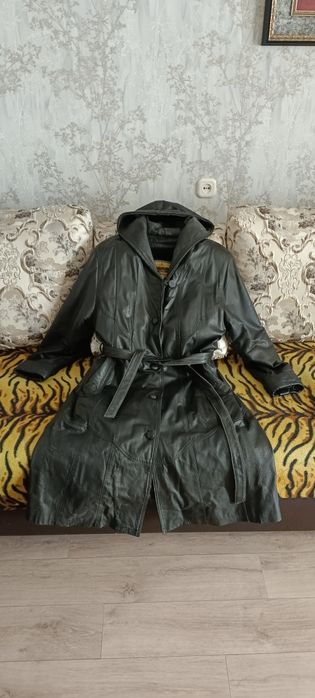 Продам пальто кожаное