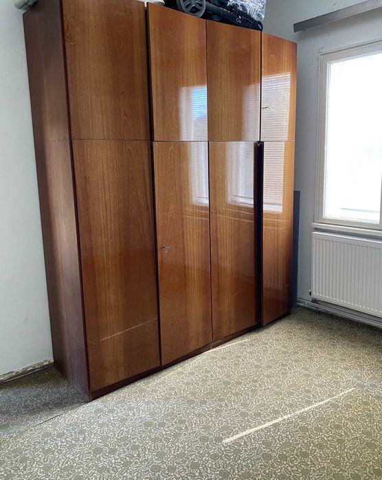 Гардероб за спалня