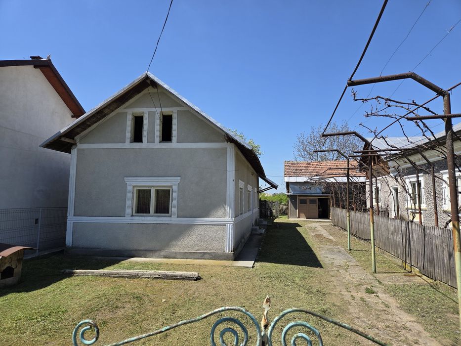 Case si teren Gura Foii  Dambovita