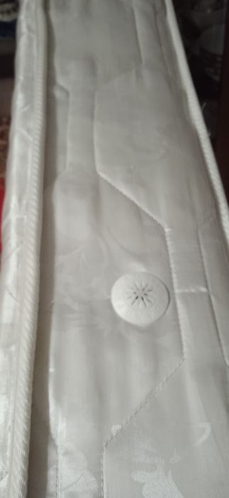 Матрас в хорошем состоянии