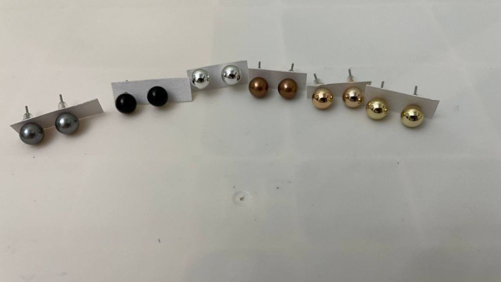 Много разных украшении