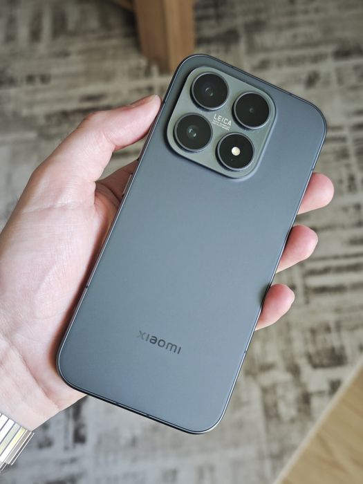 Xiaomi 17 (12/512GB) Като Нов