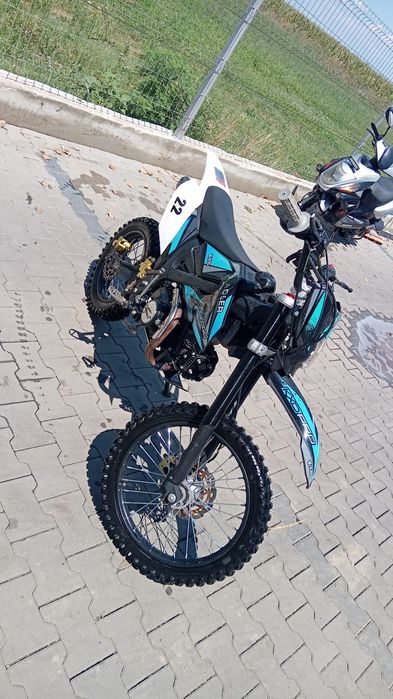 Vând cross 140cc