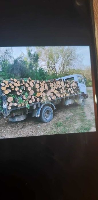 Продавам дърва за огрев