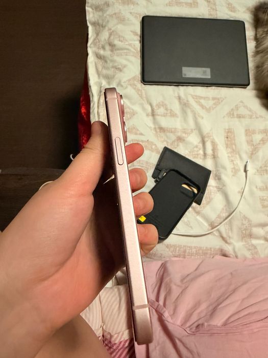 Айфон 15 , розовый