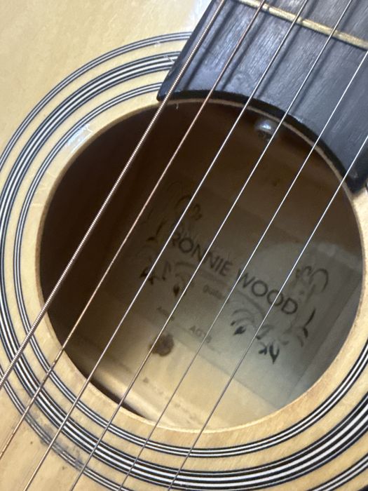 Продам , гитара