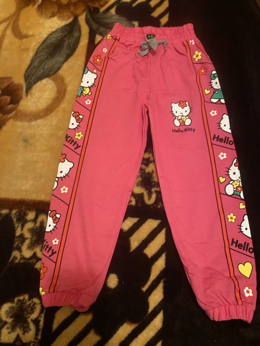 Продам ветровкк 130 размер смотрите все фото