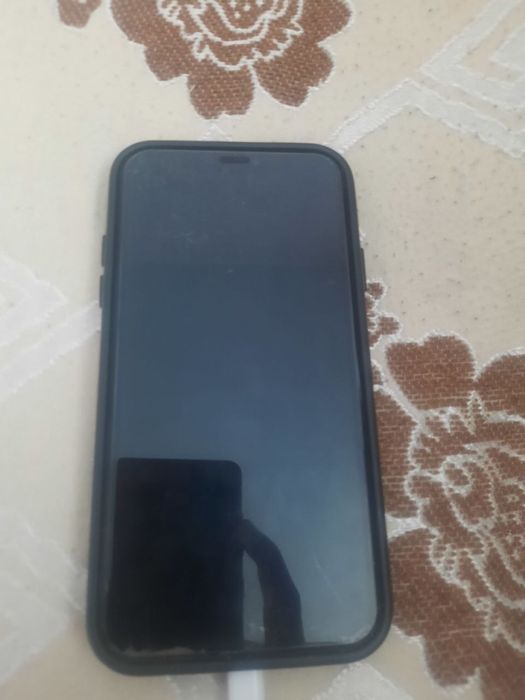 iPhone 11 64gb 77akb