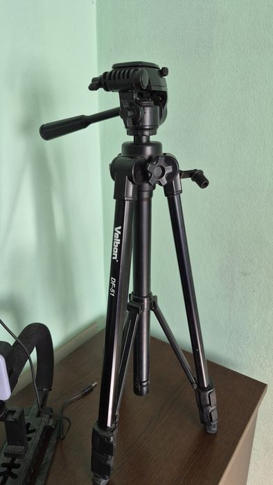 Vand Camera canon EOS 2000D + Accesorii