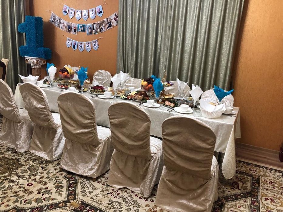 Прокат столов и стульев с посудой