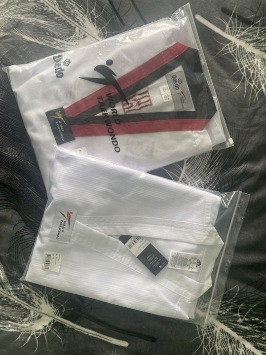Dobok , taekondo WT