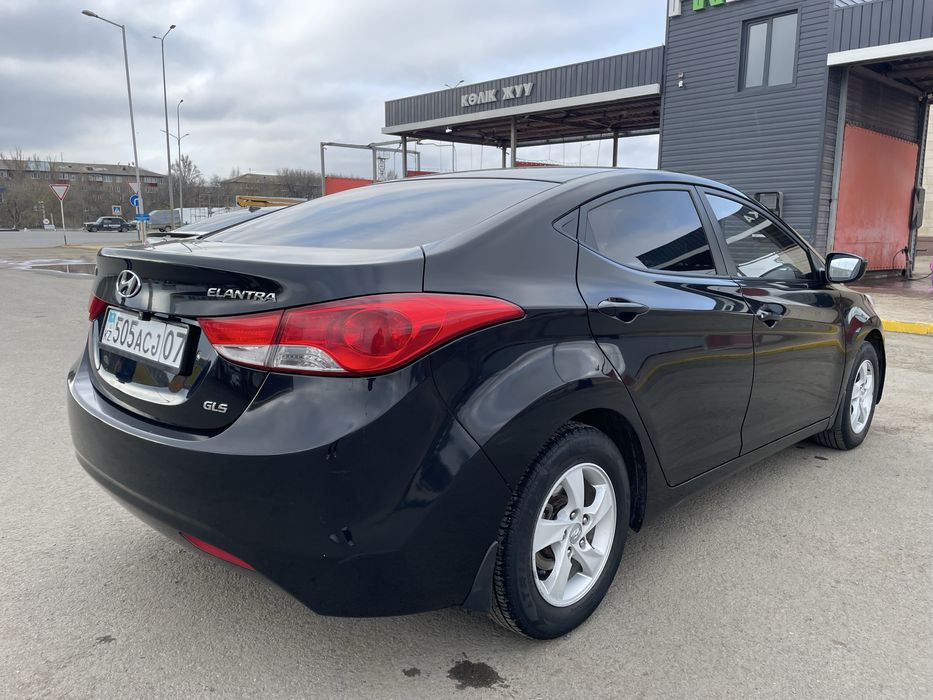Hyundai Elantra 2013