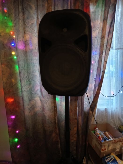 Vând boxe se aud foarte clar