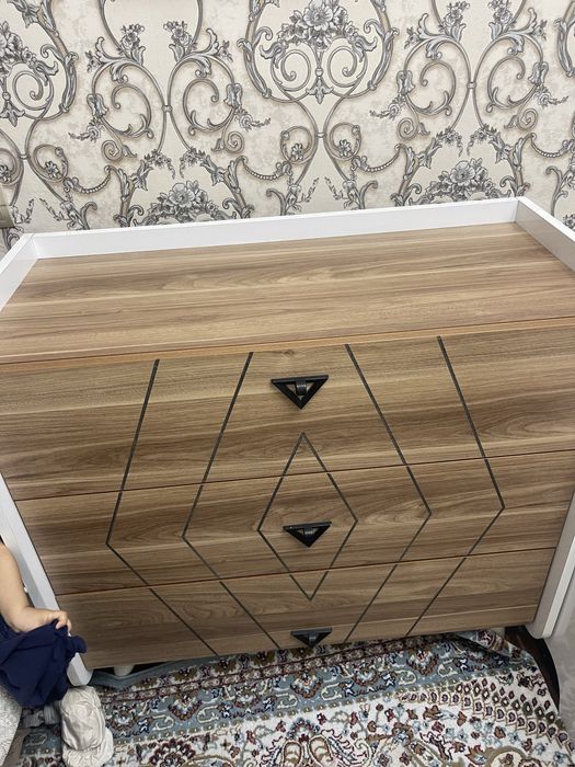 Комод среднем состояний