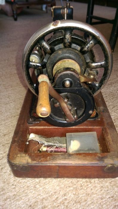 Ръчна шевна машина Singer