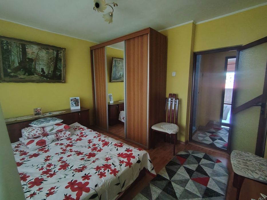Închiriez apartament