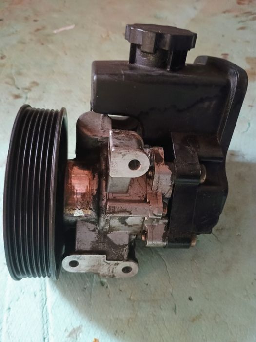 Mercedes хидравлична помпа w211 w203 om271