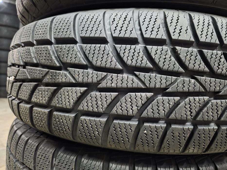 4бр Зимни гуми 205 70 15 - Hankook